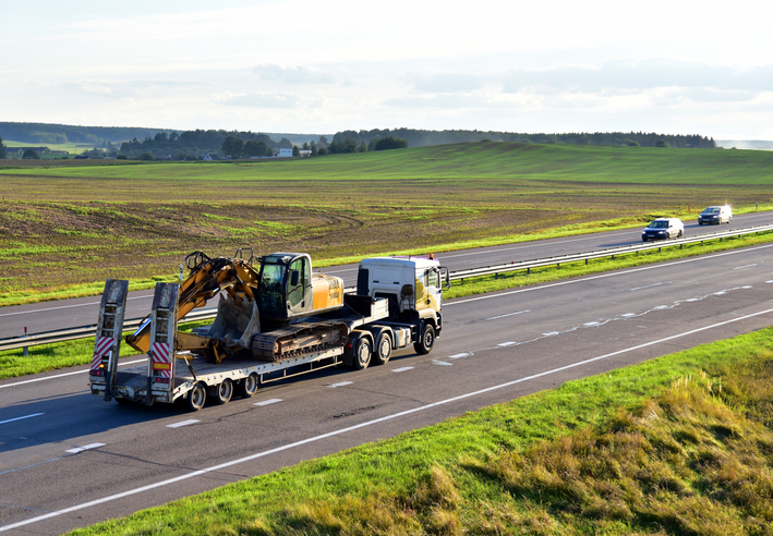 Load and Go: Efficient Heavy Equipment Shipping Solutions